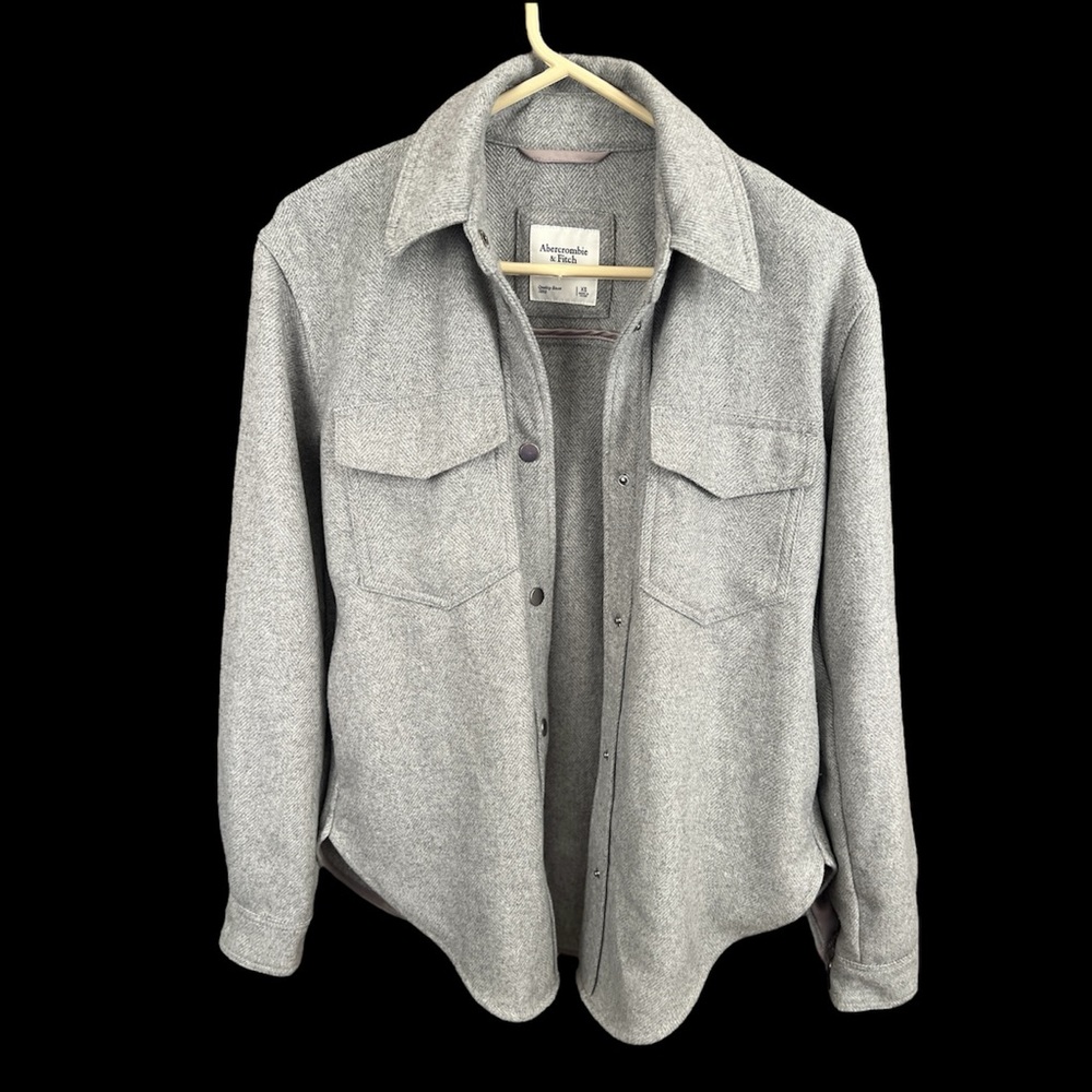 ABERCROMBIE AND FITCH WOMEN’S SHACKET SIZE XS GREY SILVER JACKET